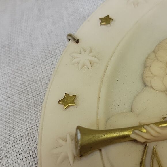 Seraphim Collection Angel Gwyndolyn Heavens Triumph 8" Plate and ornament - Picture 5 of 10